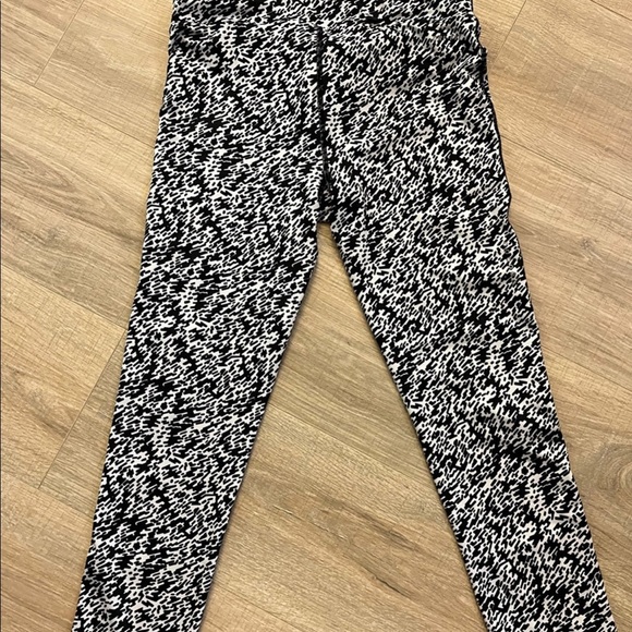 Nike Dri Fit Leggings Small - Picture 1 of 4